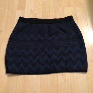 Mossimo black and navy skirt
